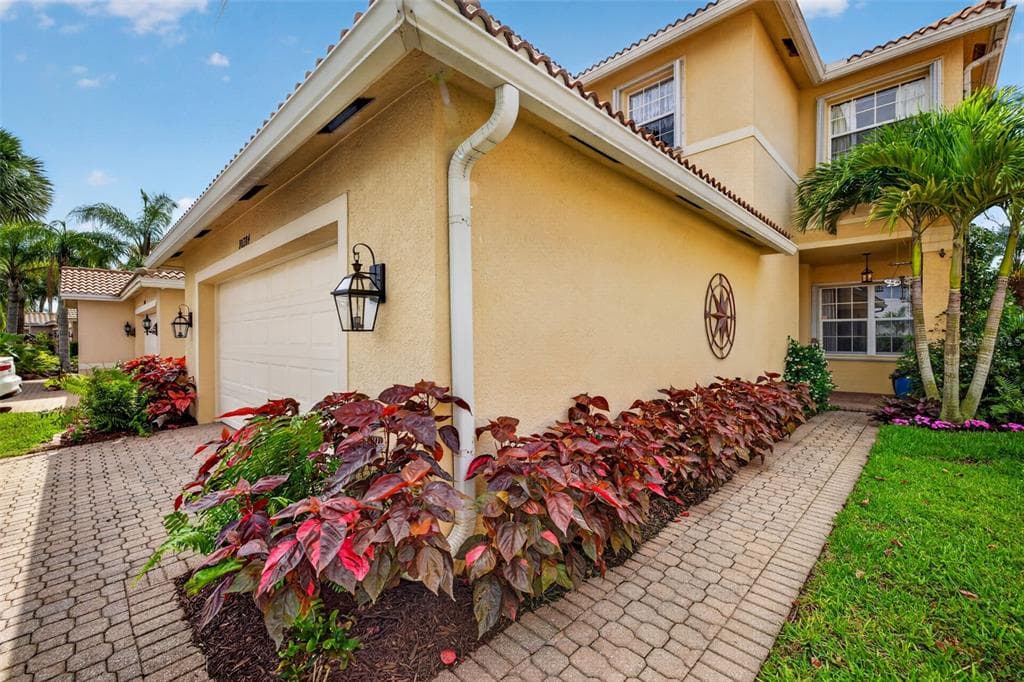 10284 CREPE JASMINE LANE photo 3