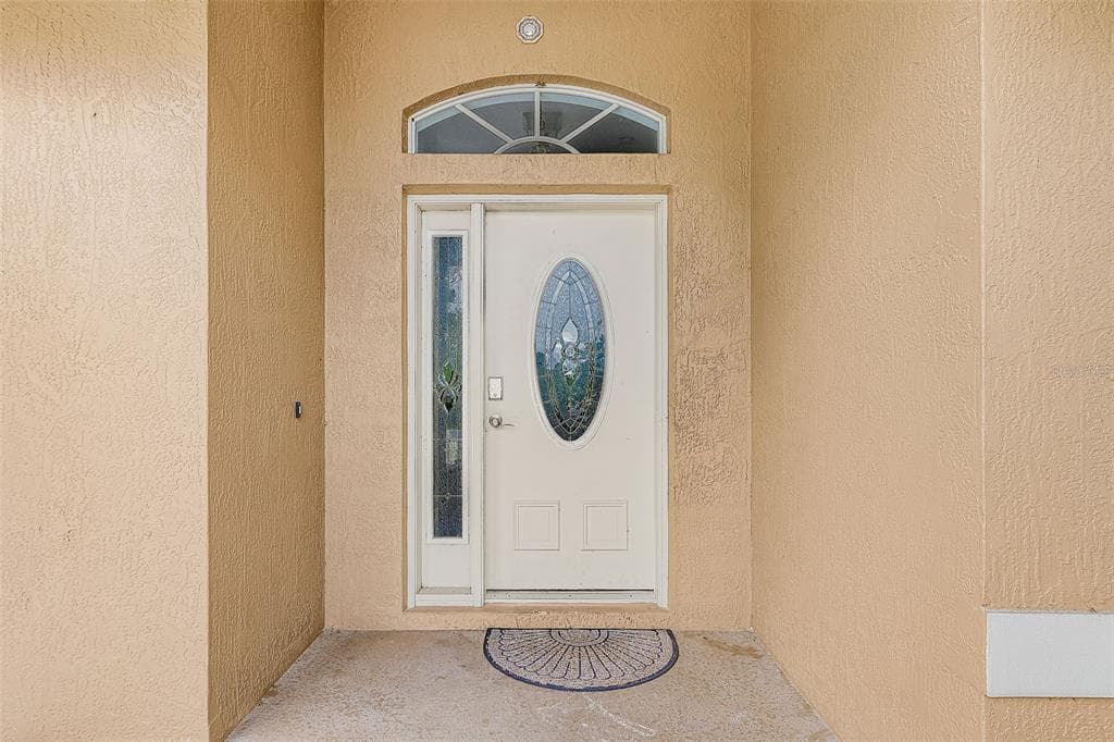 2590 ABBOTSFORD STREET photo 4