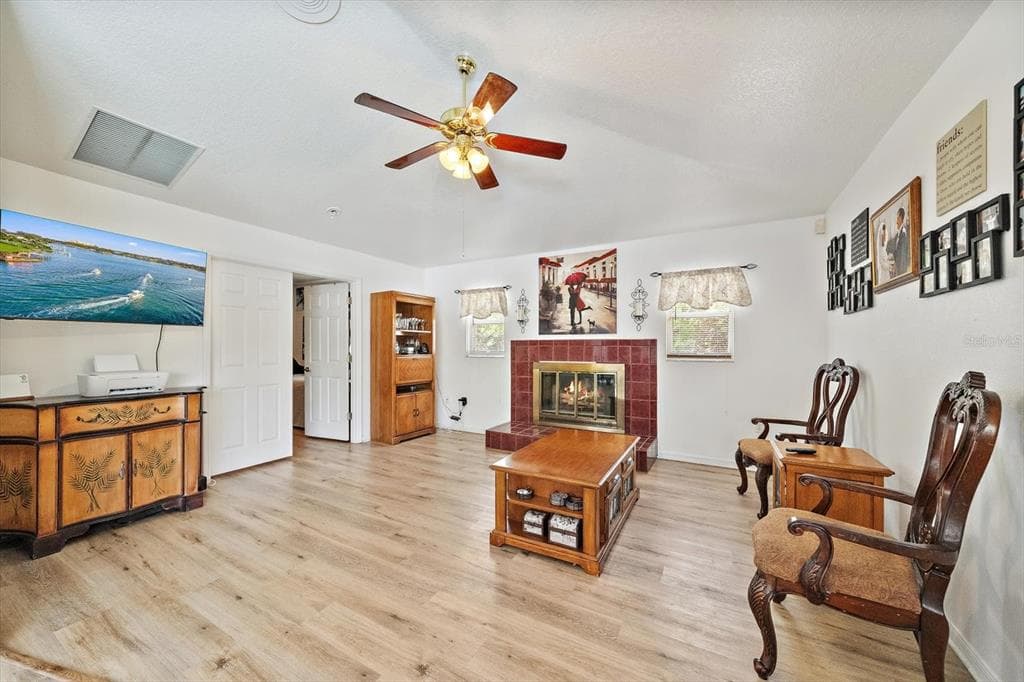 1687 WISE DRIVE photo 17