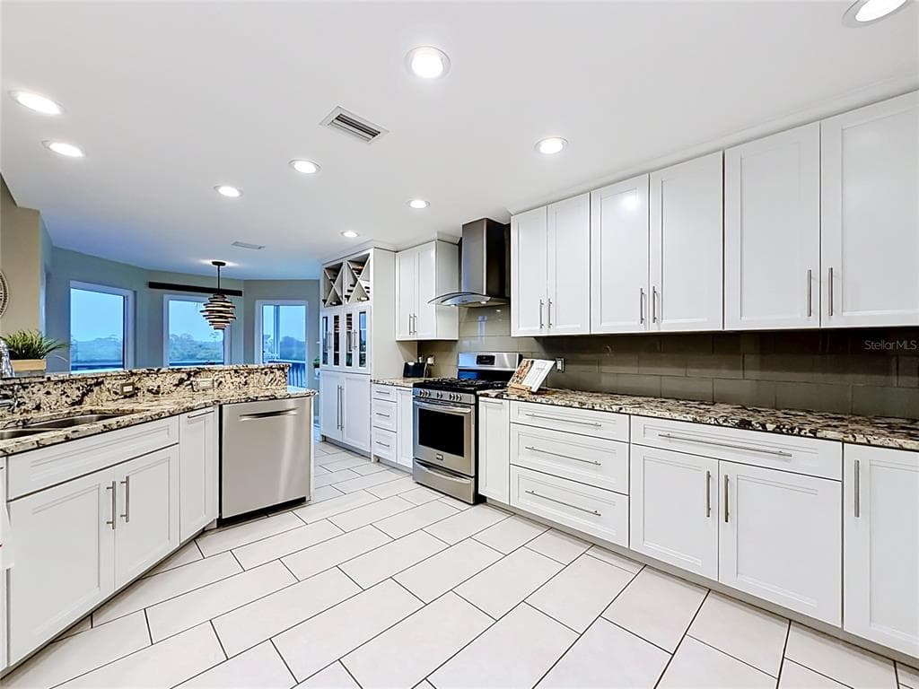 2021 NORTH POINTE ALEXIS DRIVE photo 19