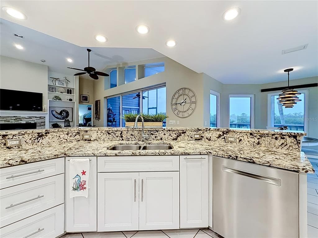 2021 NORTH POINTE ALEXIS DRIVE photo 21