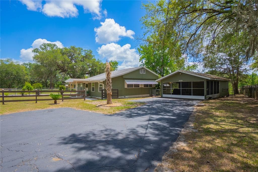 4556 E SHOREWOOD DRIVE 4