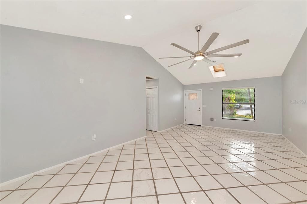 225 HOFFER STREET photo 7