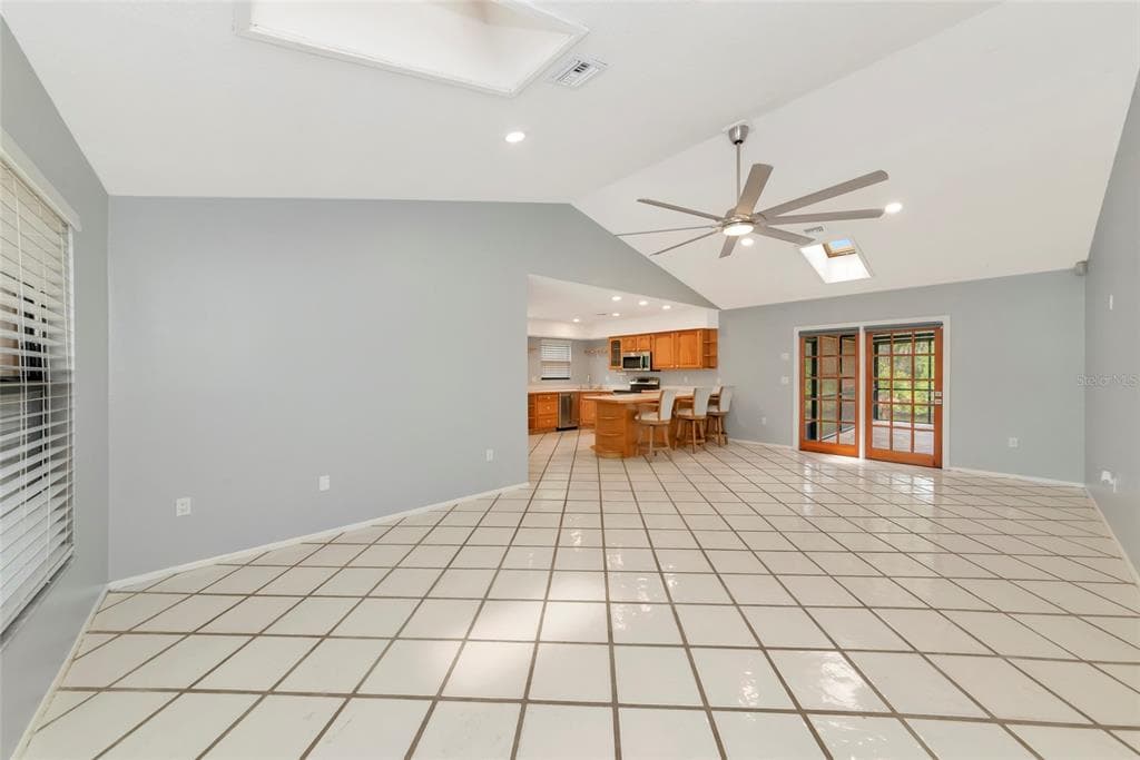 225 HOFFER STREET photo 3