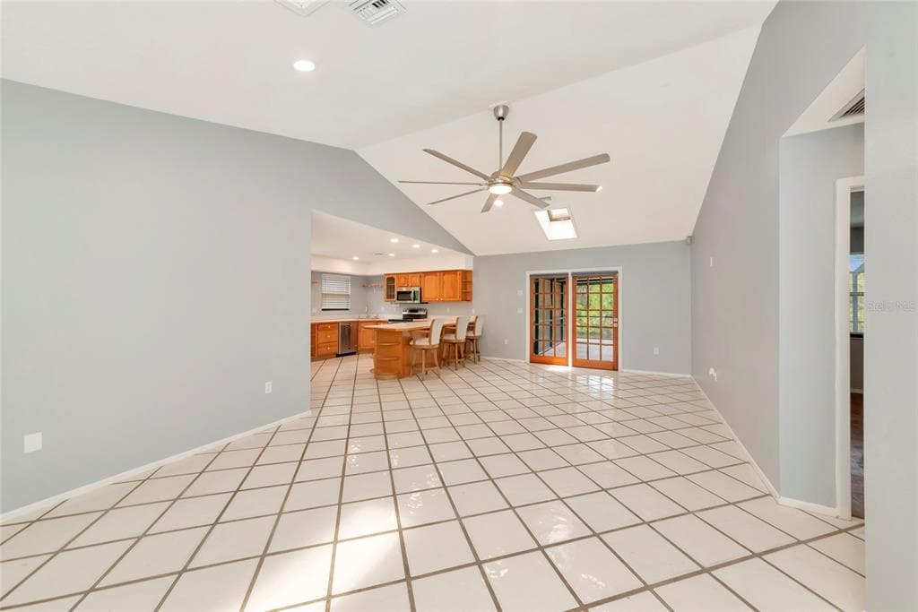225 HOFFER STREET photo 5