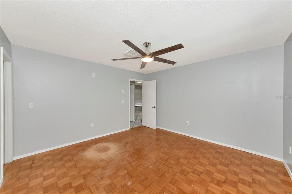 225 HOFFER STREET photo 15