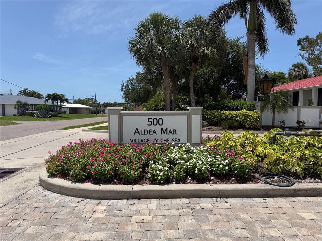500 PARK BOULEVARD S 22 photo 3