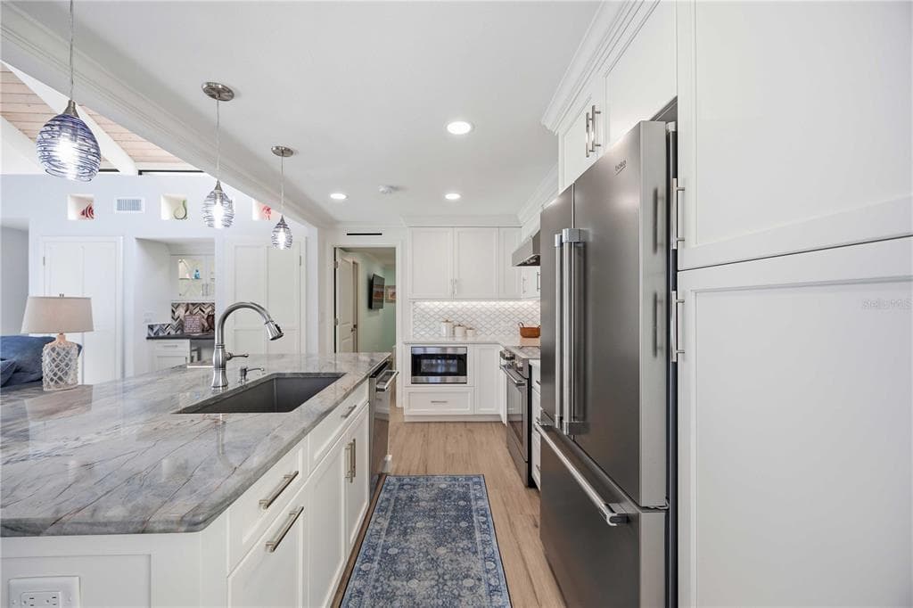 500 PARK BOULEVARD S 22 photo 19