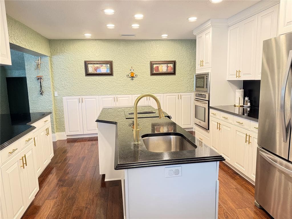 500 N HIGHLAND AVENUE photo 23