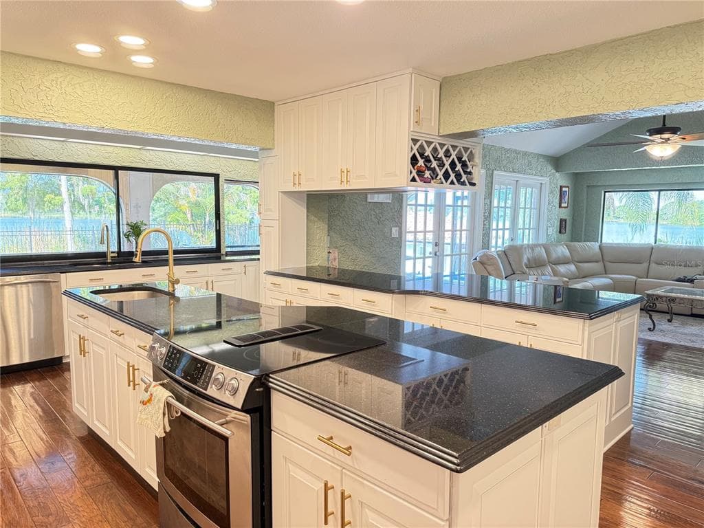 500 N HIGHLAND AVENUE photo 24