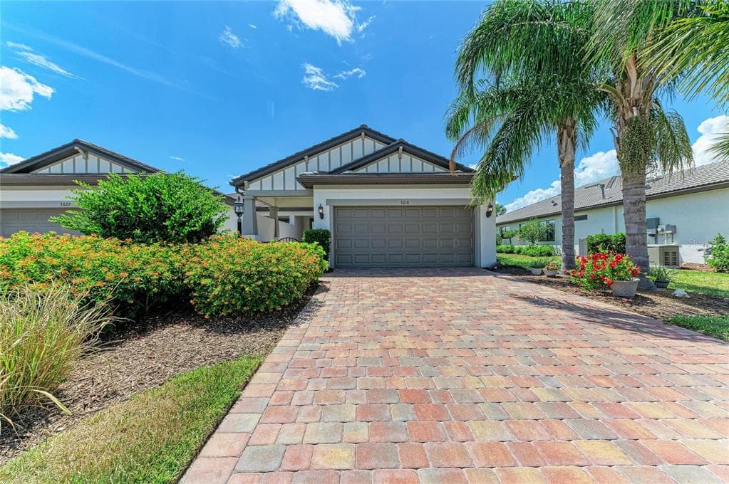 7018 HOLBROOK COVE photo 2