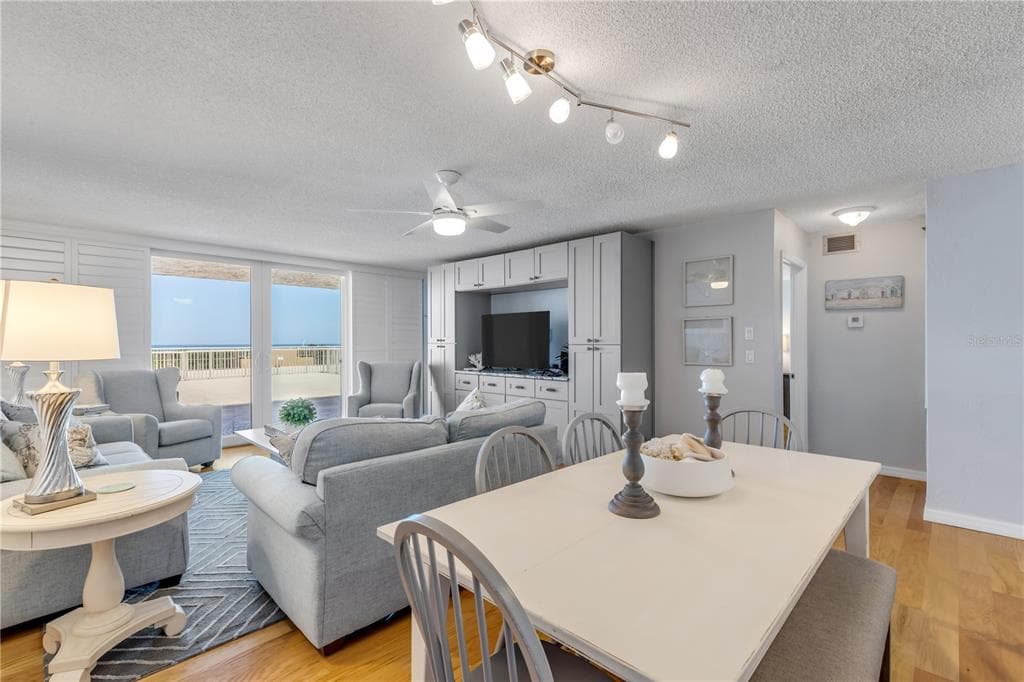 257 MINORCA BEACH WAY 103 photo 17