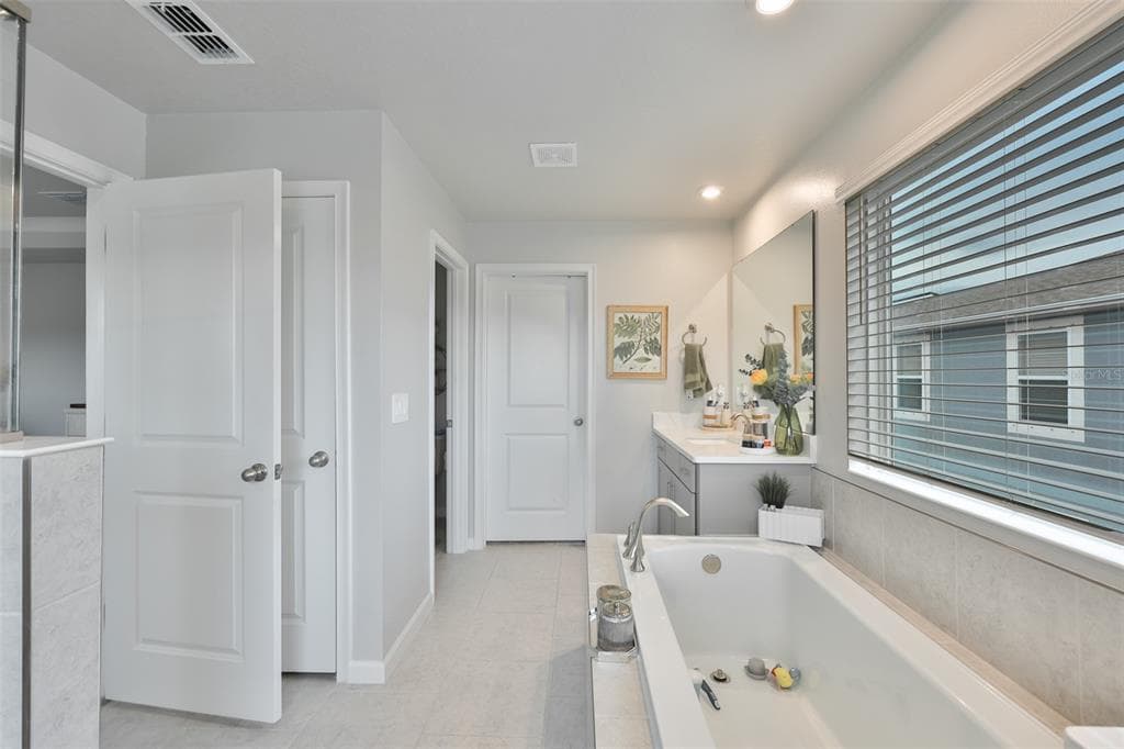 1123 CREEK VALLEY COURT photo 12