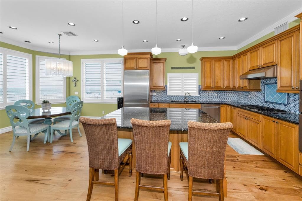 13303 GULF LANE photo 6