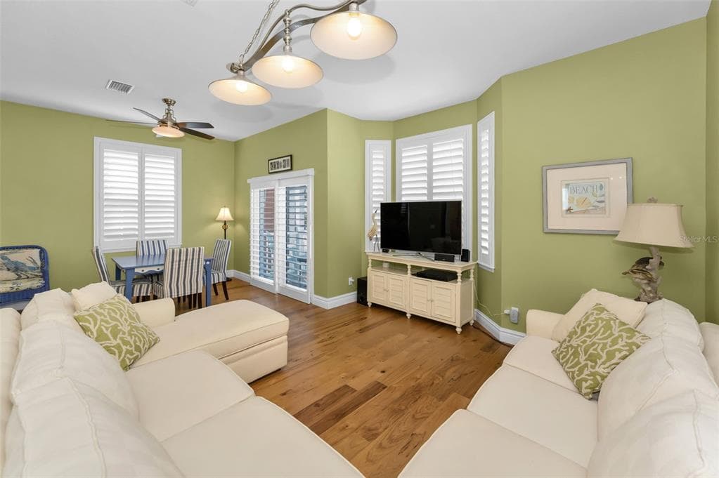 13303 GULF LANE photo 14