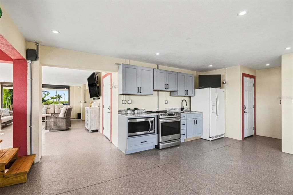604 TAHITI COURT photo 20