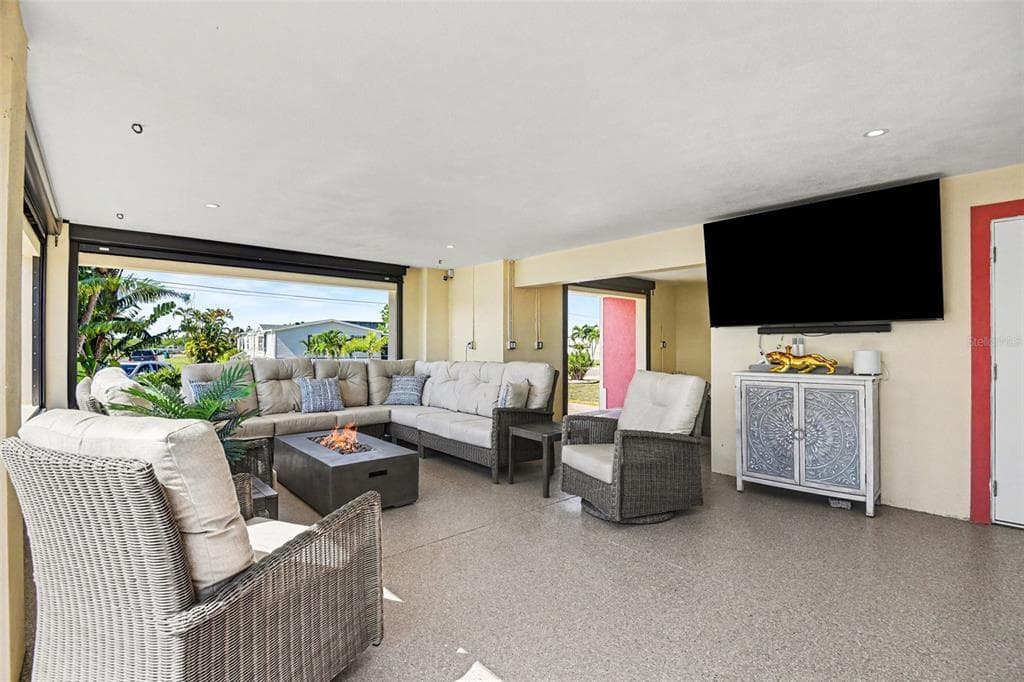 604 TAHITI COURT photo 19