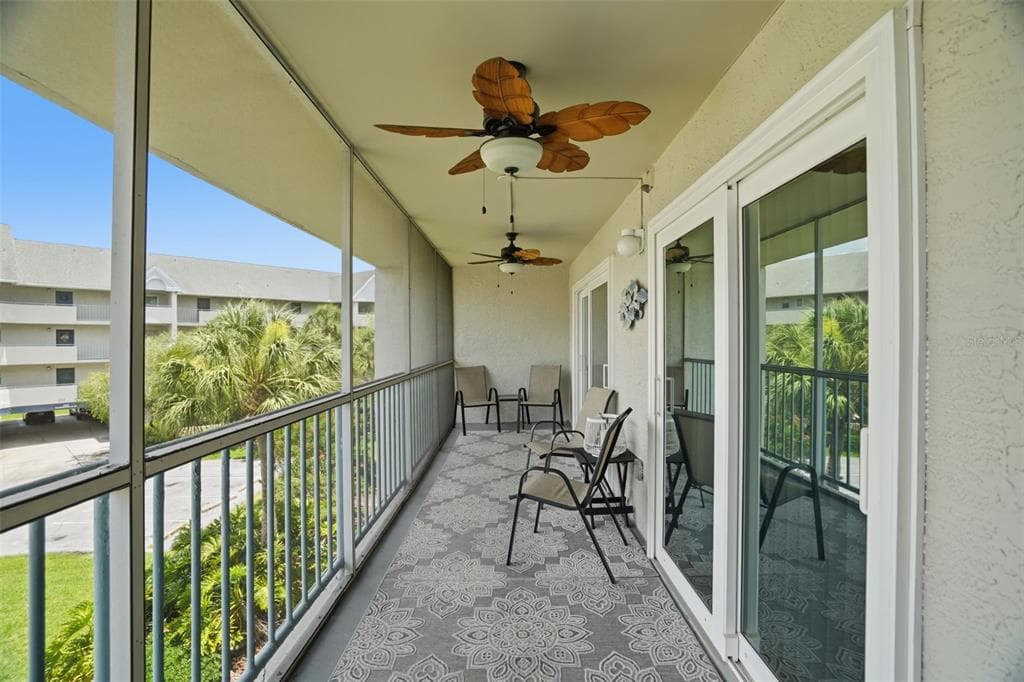 5557 SEA FOREST DRIVE 215 photo 23
