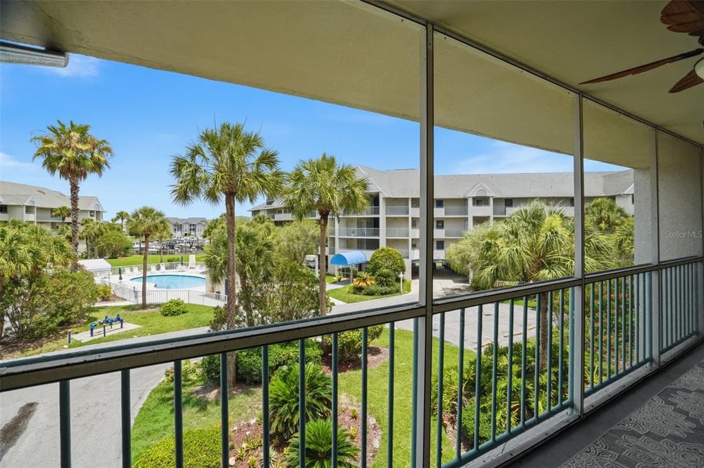 5557 SEA FOREST DRIVE 215 photo 24