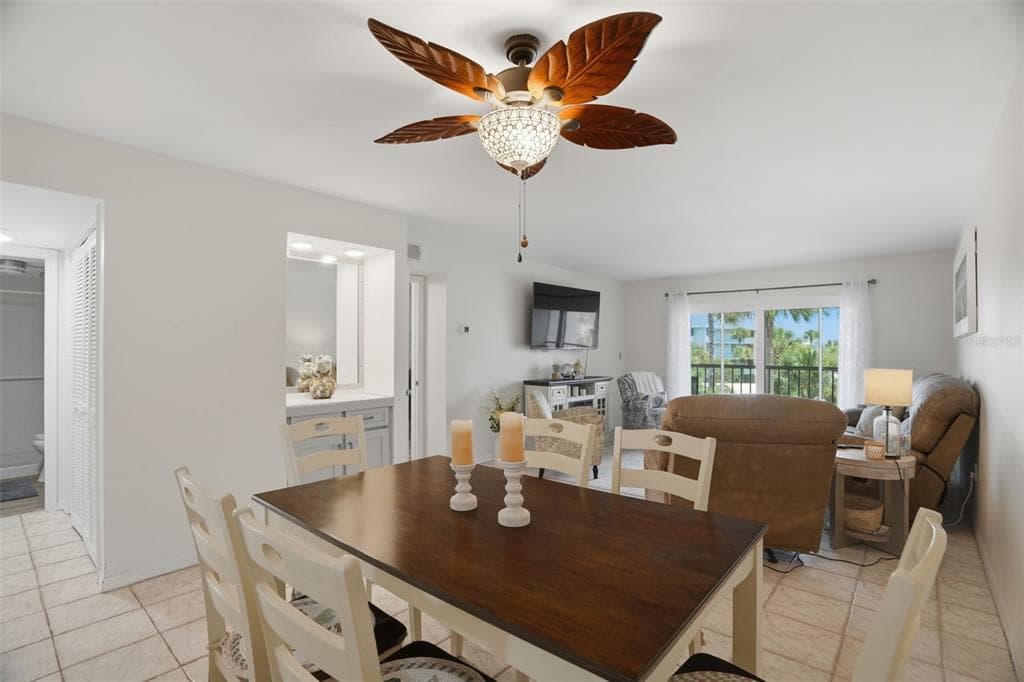5557 SEA FOREST DRIVE 215 photo 18