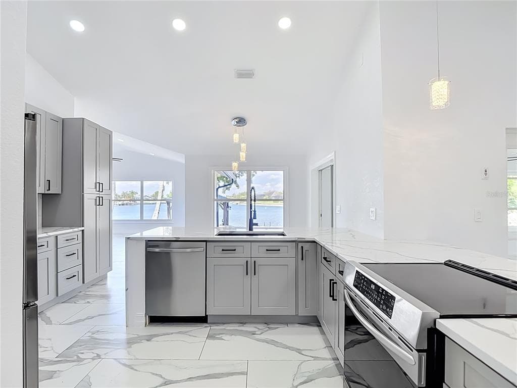 2503 AVIATION PARKWAY photo 19