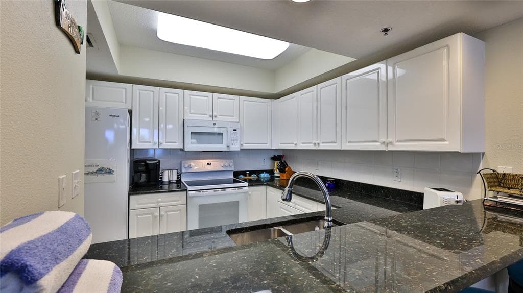5300 S ATLANTIC AVENUE 15-203 photo 3