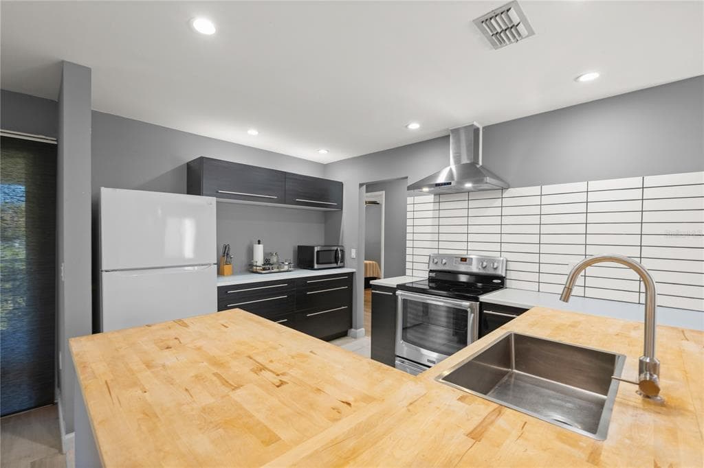 2746 ORCHID OAKS DRIVE 301 photo 9