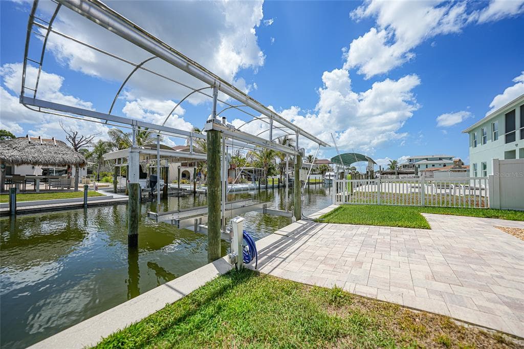 9240 PINE COVE DRIVE photo 8