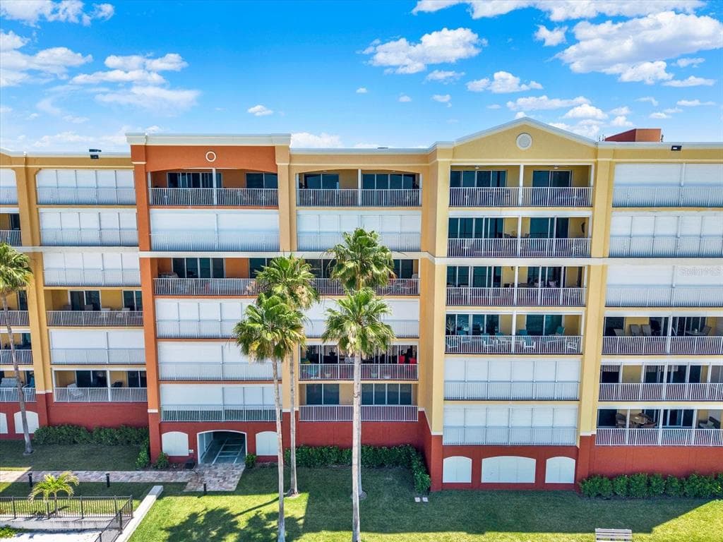 16450 GULF BOULEVARD 763 photo 2