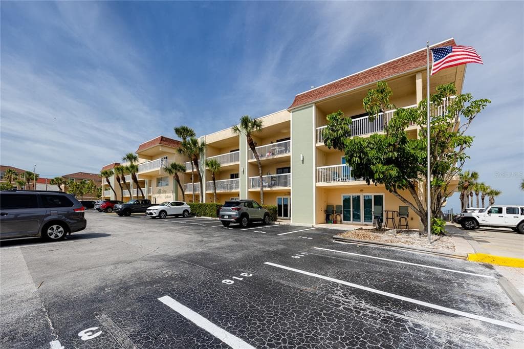 50 GULF BOULEVARD 108 photo 2