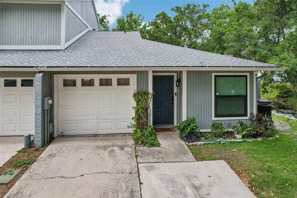 4001 BAINWOOD COURT photo 1