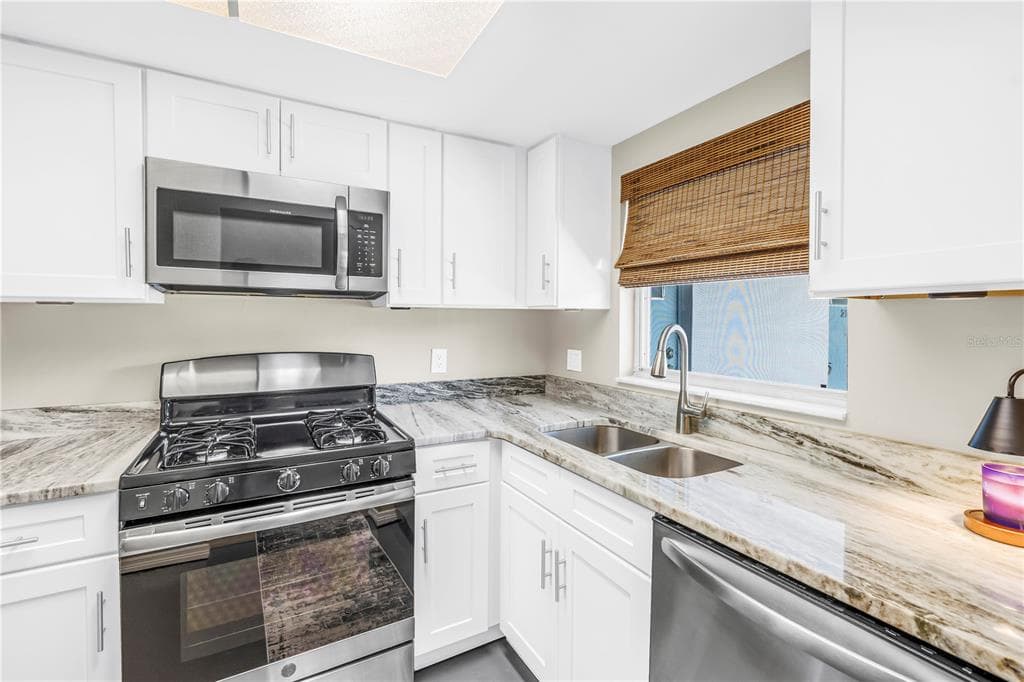 1868 SHORE DRIVE S #212 5