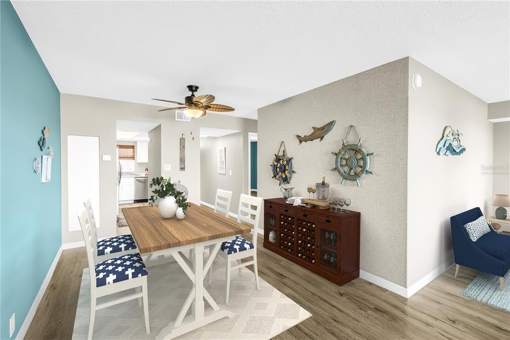 1868 SHORE DRIVE S 212 photo 11