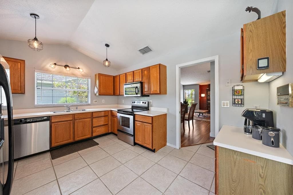 4732 MEADOWVIEW CIRCLE photo 21