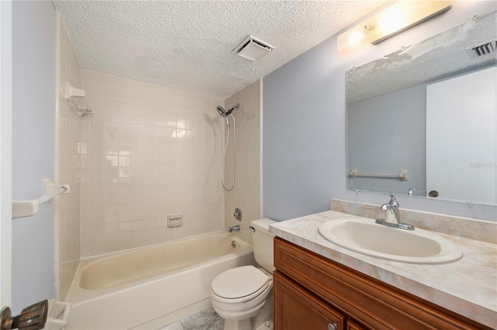 1400 MINEO DRIVE 12D photo 23