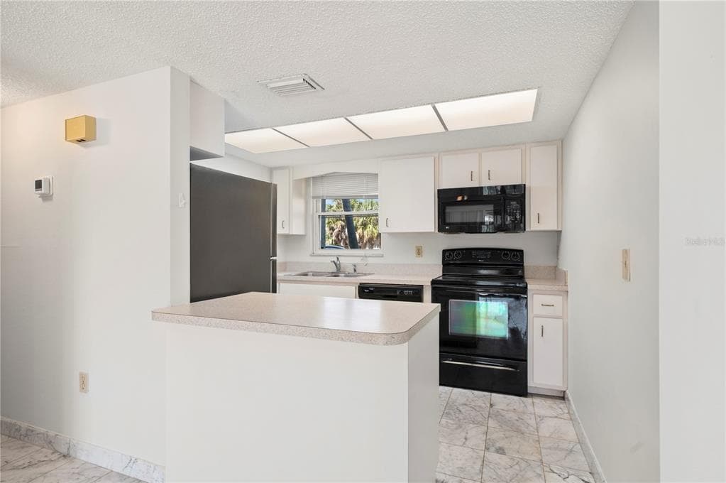 1400 MINEO DRIVE 12D photo 13