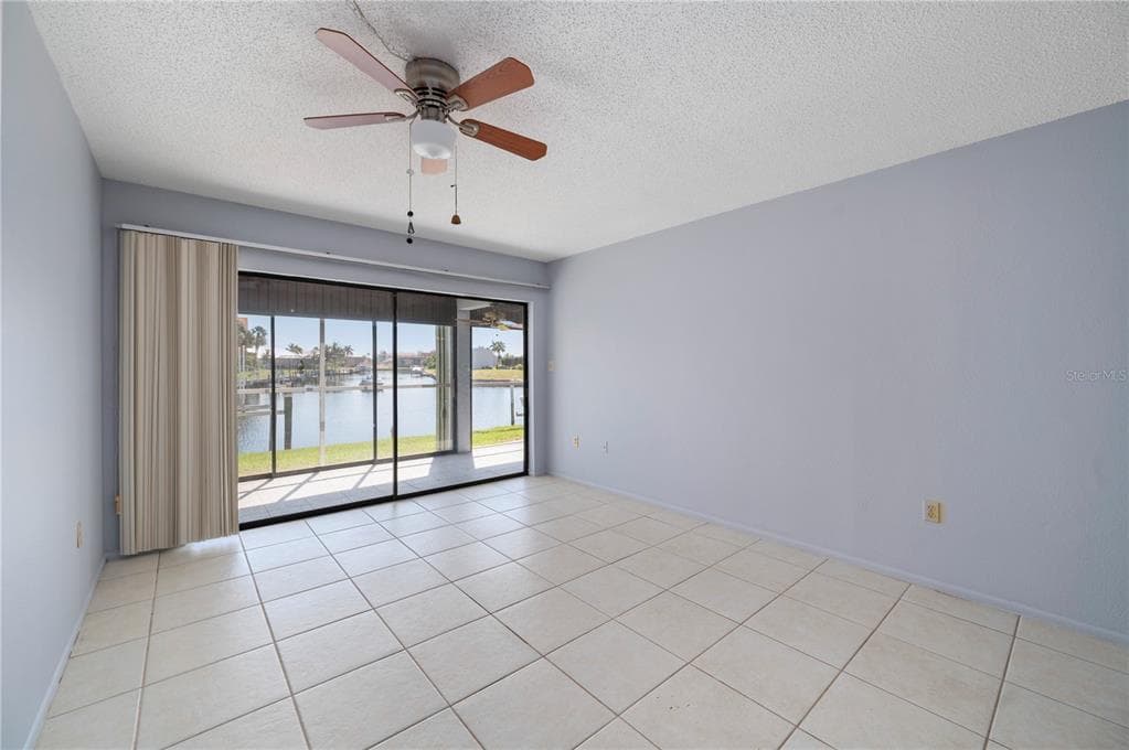 1400 MINEO DRIVE 12D photo 17