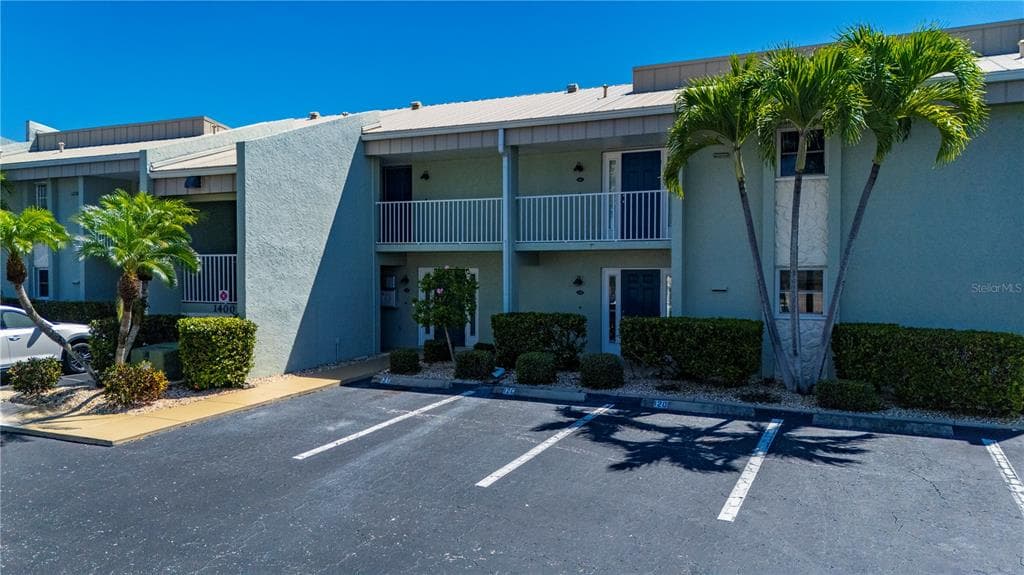 1400 MINEO DRIVE 12D photo 3