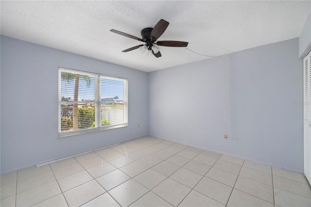 1400 MINEO DRIVE 12D photo 21