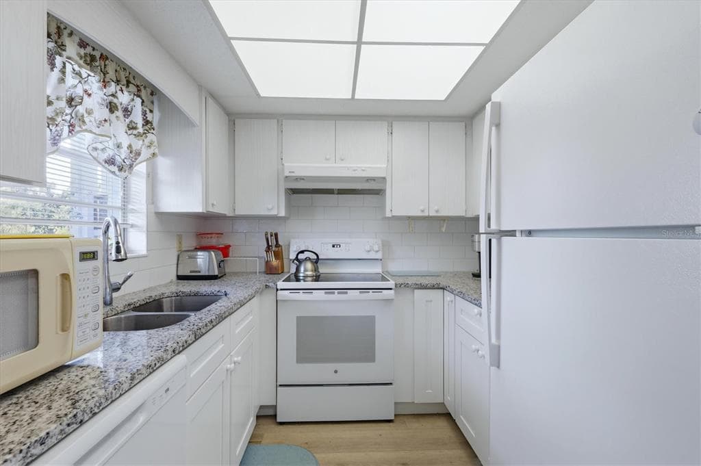 2 QUAILS RUN BOULEVARD 2104 photo 11