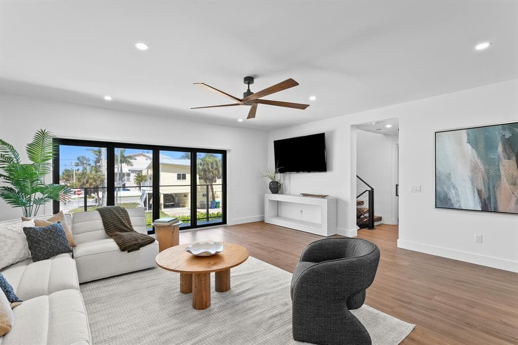 201 N HARBOR DRIVE 5