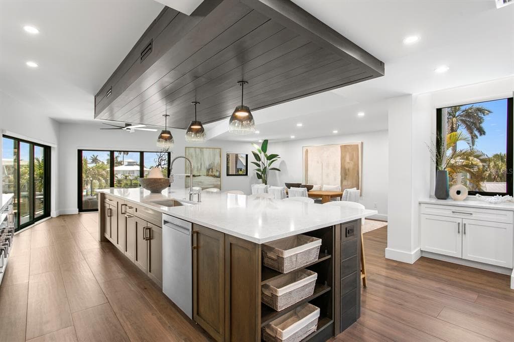 201 N HARBOR DRIVE photo 10
