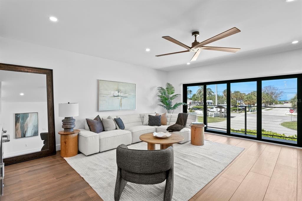 201 N HARBOR DRIVE 4
