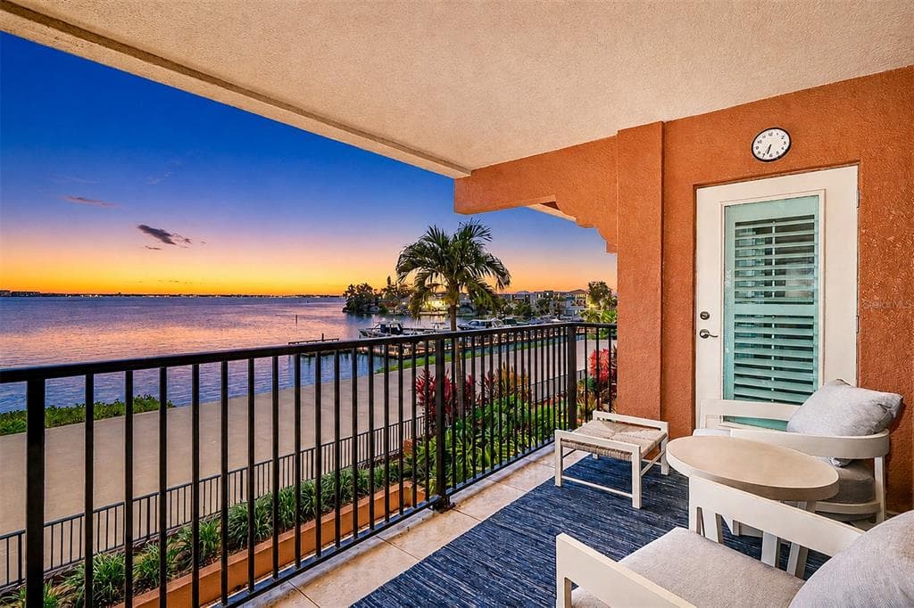 5301 GULF BOULEVARD A304 photo 2