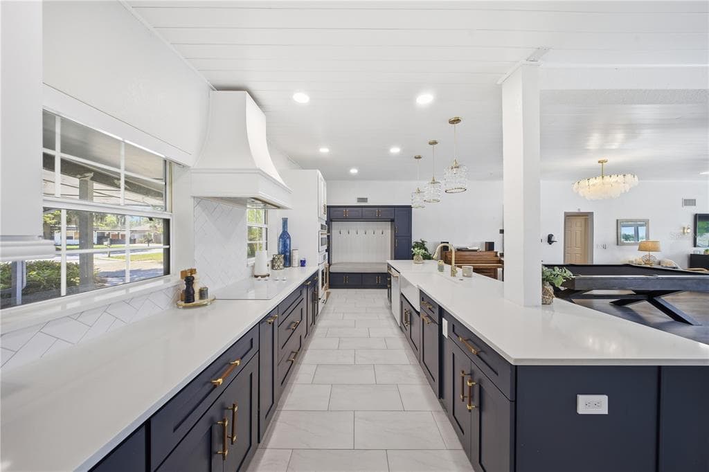 5716 MOONLIGHT CIRCLE 5