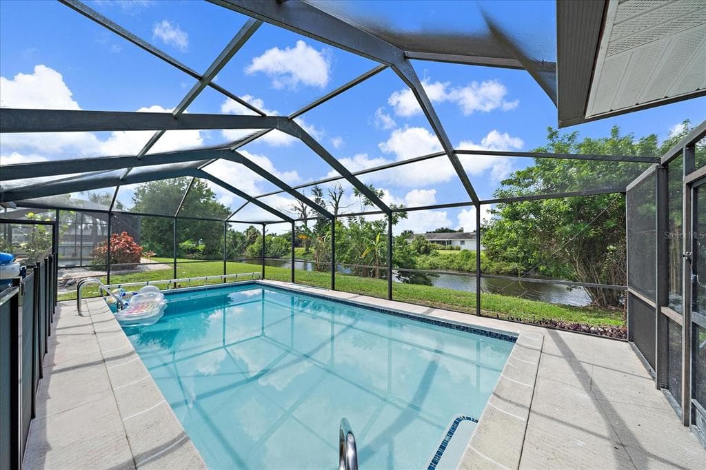 3041 CLIFFORD STREET photo 2