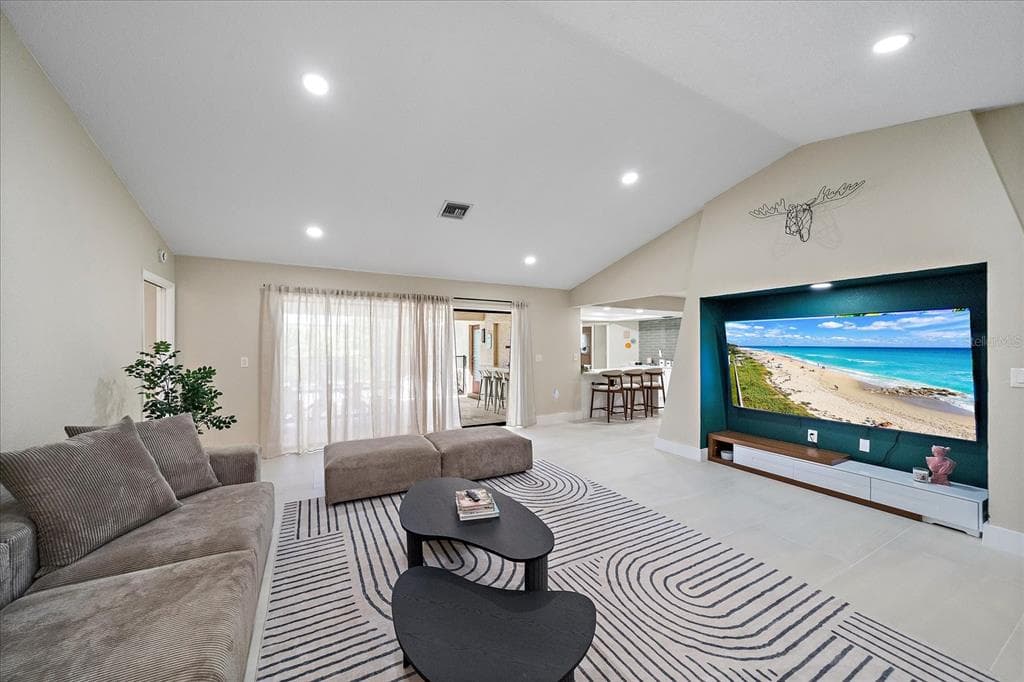 3041 CLIFFORD STREET photo 22