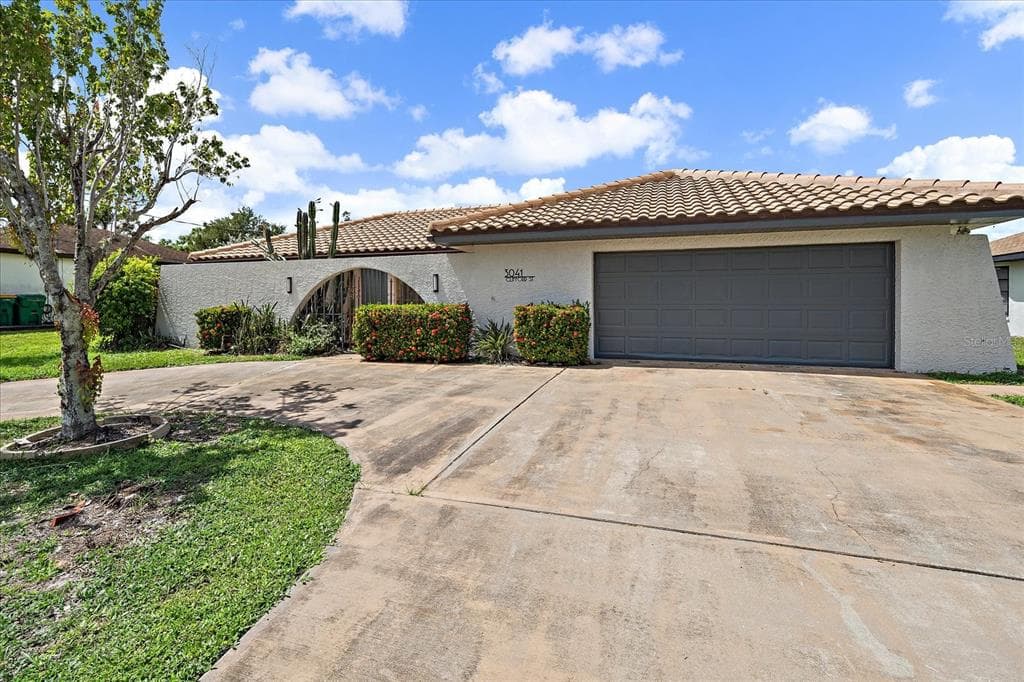3041 CLIFFORD STREET photo 1