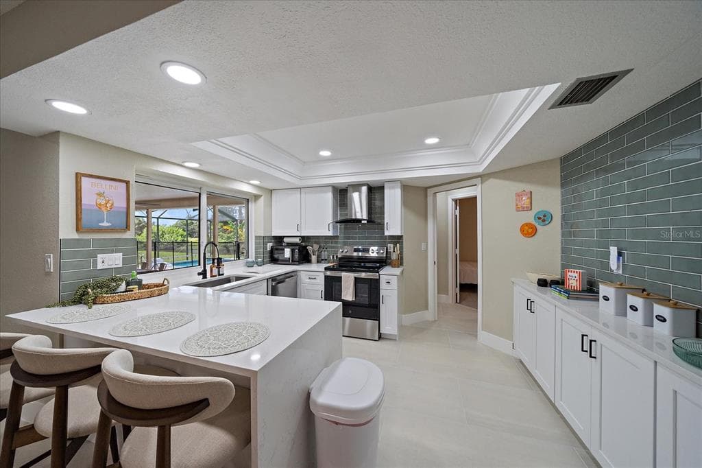 3041 CLIFFORD STREET photo 4