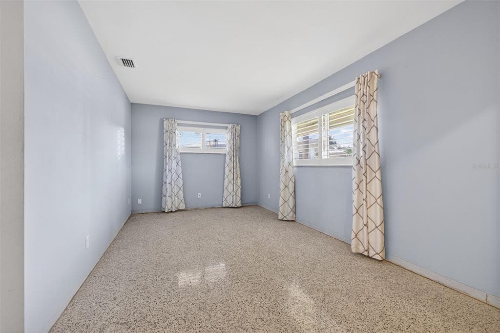 1276 37TH AVENUE NE photo 15